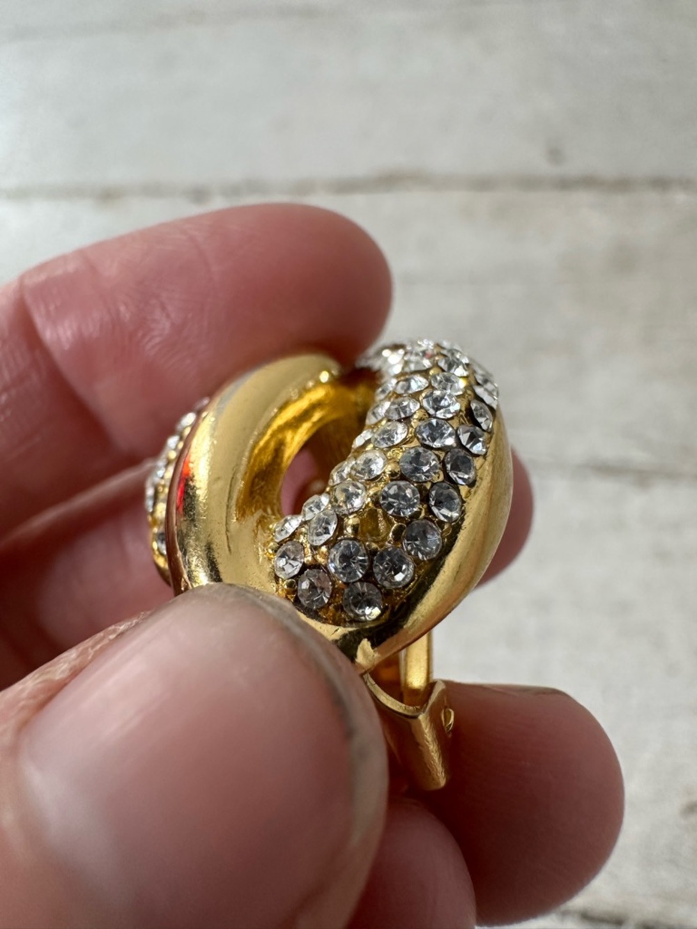 Vintage Christian Dior Pave Rhinestone Gold Tone Clip On Earrings - Picture 5 of 12